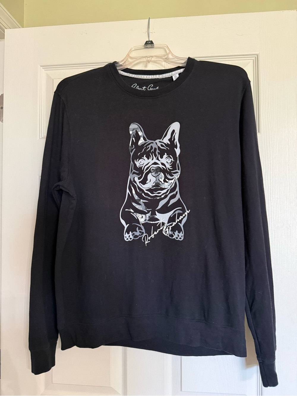Robert Graham Men’s Black Crewneck with Silver Dog Graphic